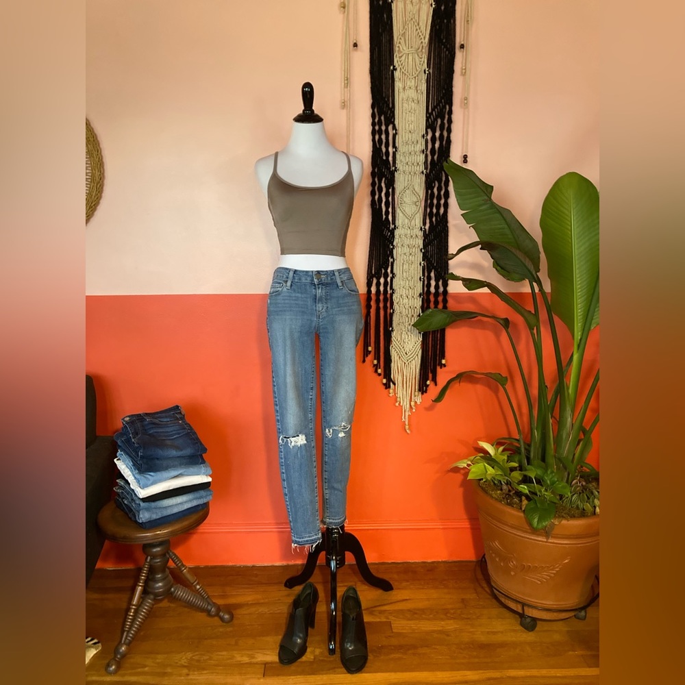 Paige Verdugo Crop distressed jeans with raw hem size 27 in excellent condition